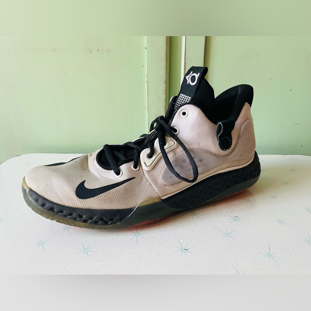 Nike KD Trey Basketball sneakers 11.5 men’s At200-100 🏀 white black shoes